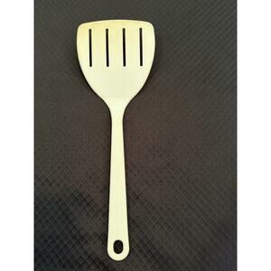 Vintage Tailor Made Products 4 Slot Spatula Turner Flipper Nylon Plastic White
